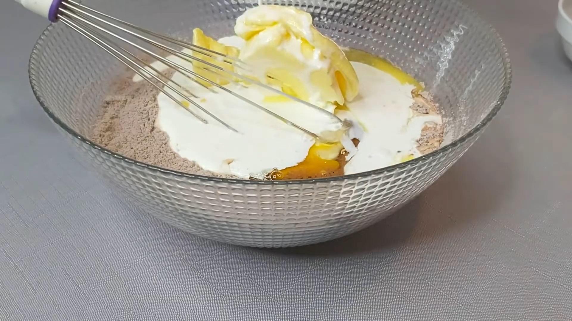 Recepta - Cupcakes amb xips de xocolata en motlles de silicona - Pas 4