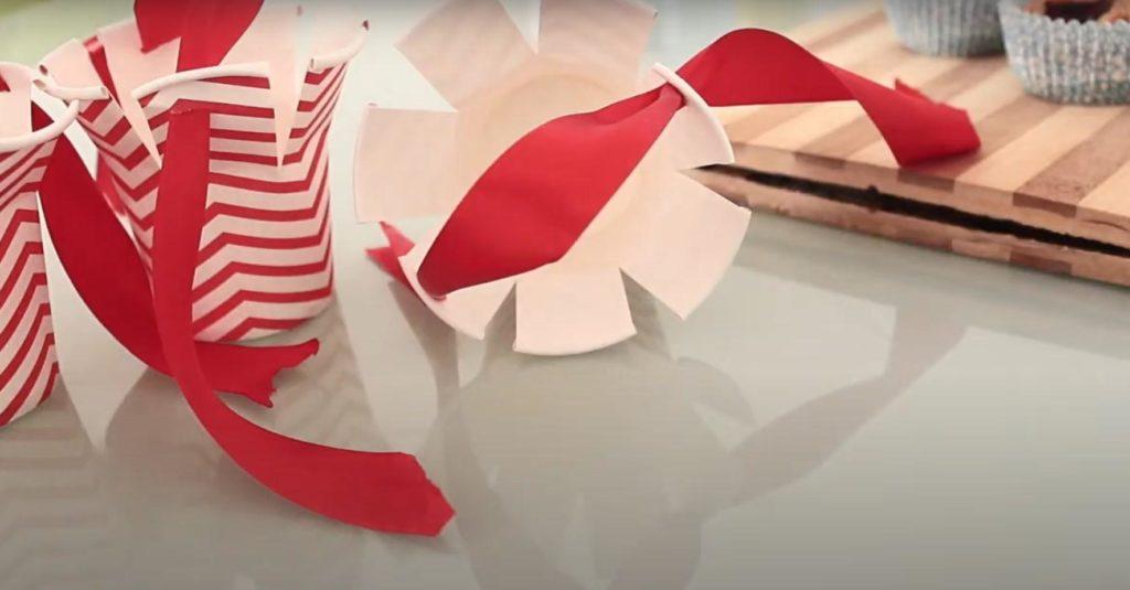 تغليف جميل لكعكة واحدة أو مافن كهدية - الخطوة 3