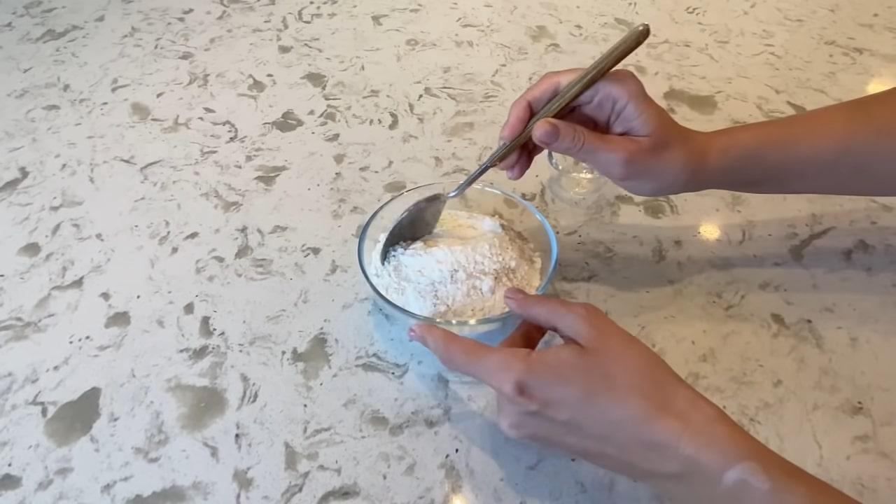 Recepta - Kulich Kraffin: amb panses, fruits secs i xocolata - Pas 3