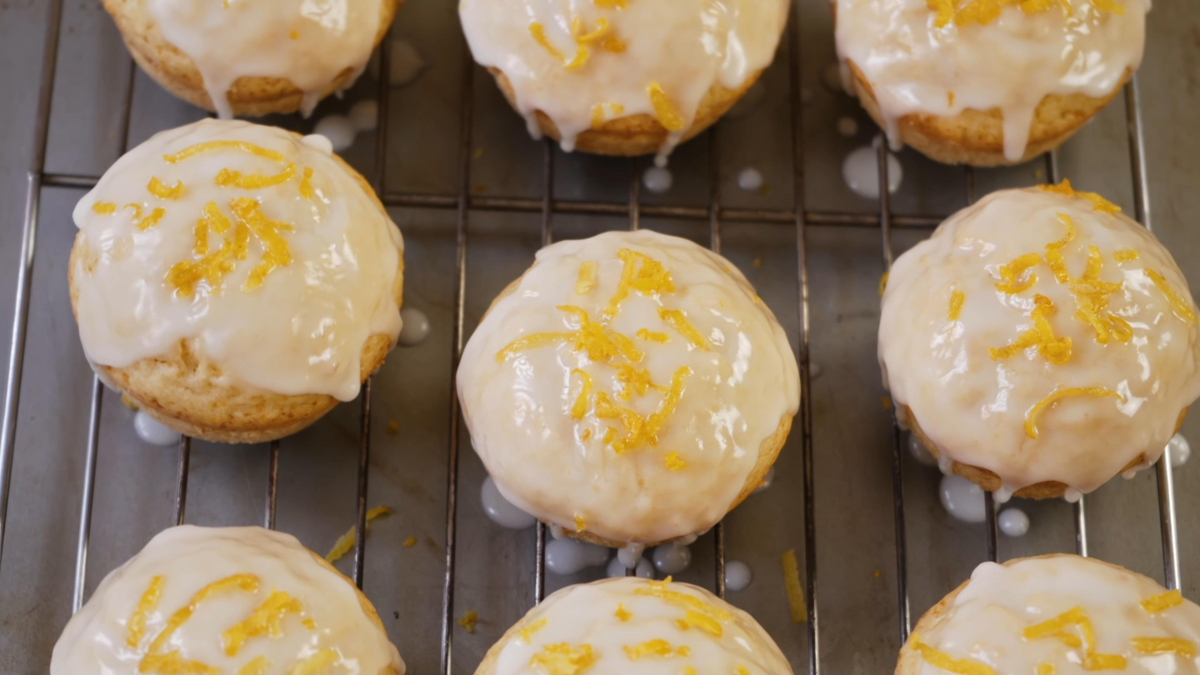 Recepta - Magdalenes de crema agra amb llimona - Pas 9