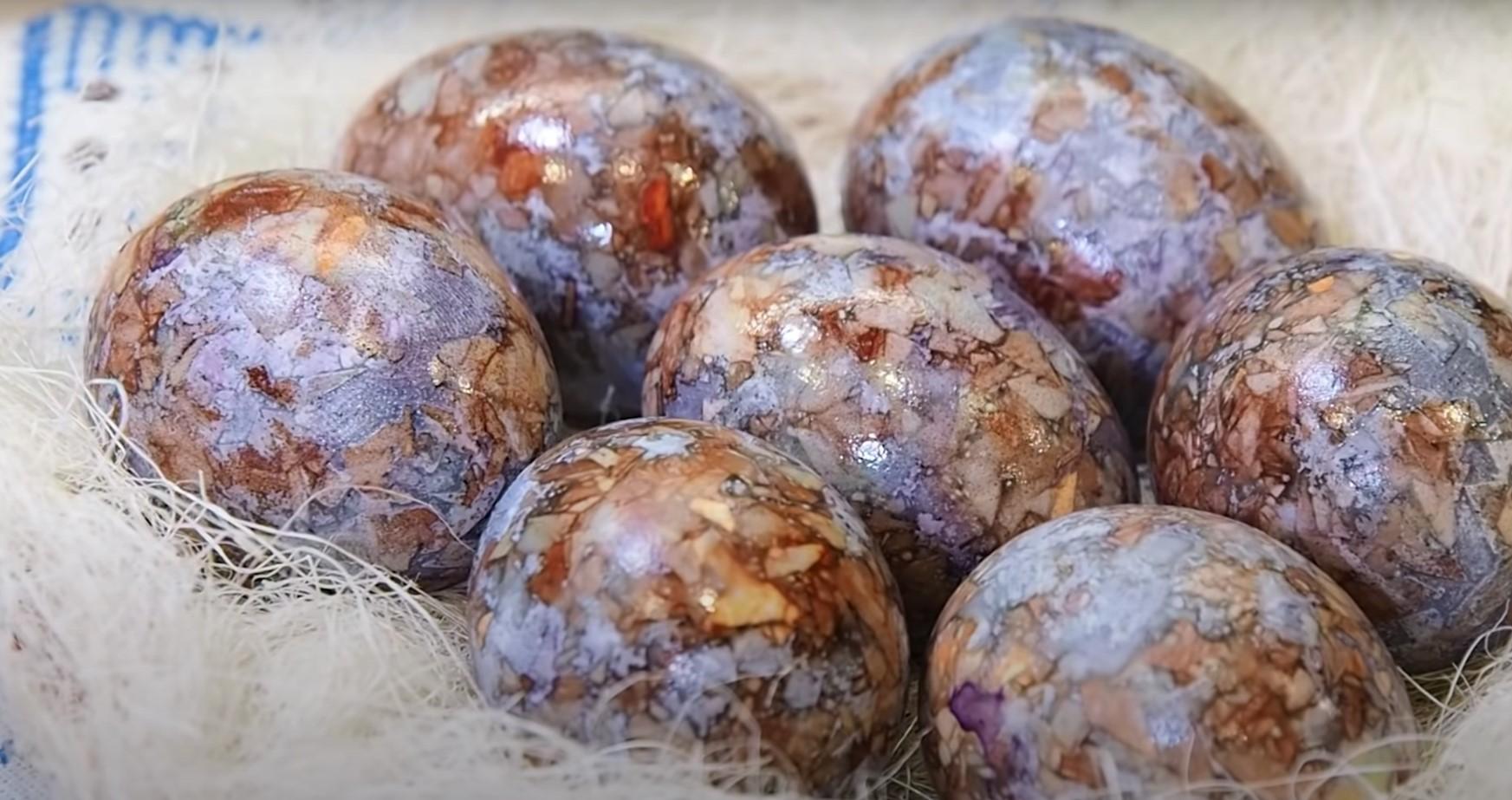 Opskrift - Farvning af æg med hibiscuste og løgskaller - Trin 9