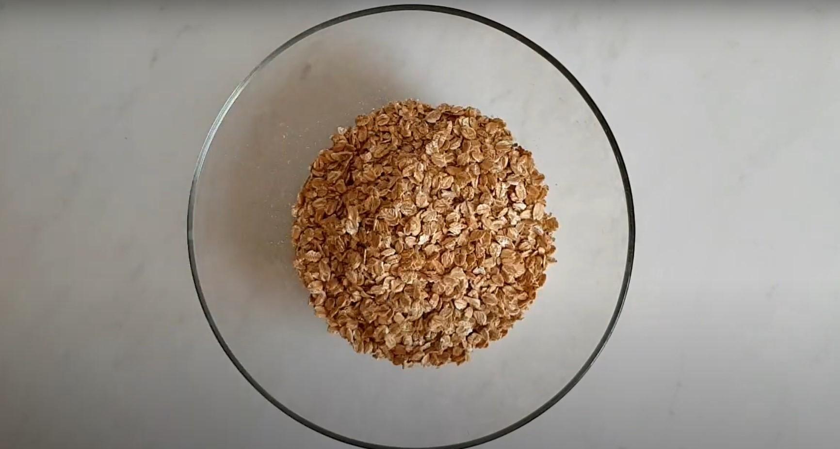 Recepta - Magdalenes de plàtan amb farina de civada sense farina - Pas 1