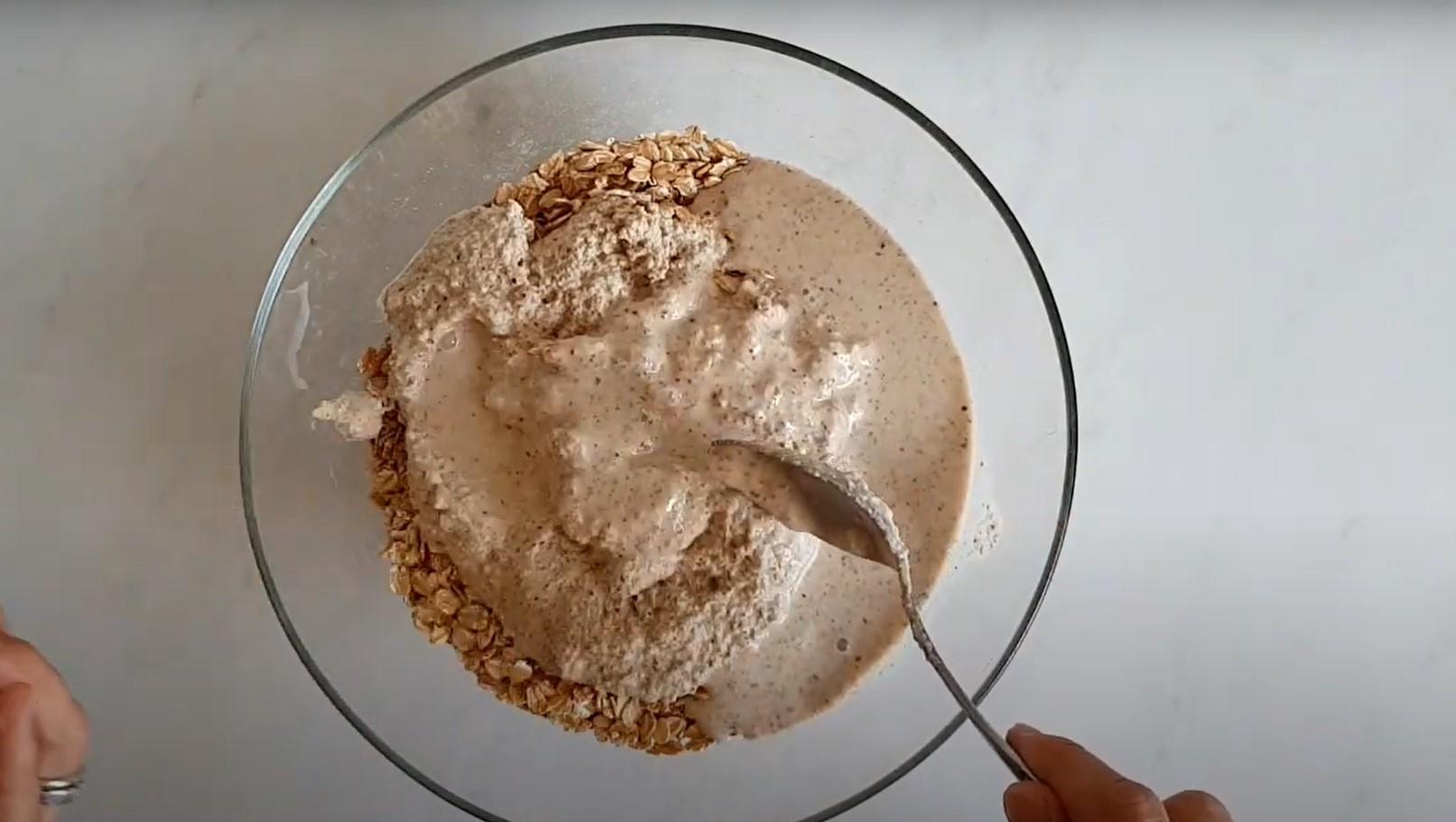 Recepta - Magdalenes de plàtan amb farina de civada sense farina - Pas 4