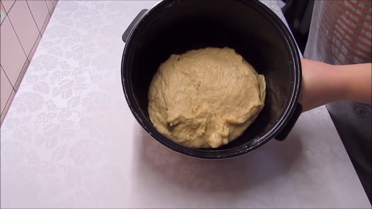 สูตร - เค้กอีสเตอร์แสนอร่อยสำหรับครอบครัว ทำในหม้อหุงข้าวอเนกประสงค์ Redmond - ขั้นตอนที่ 5