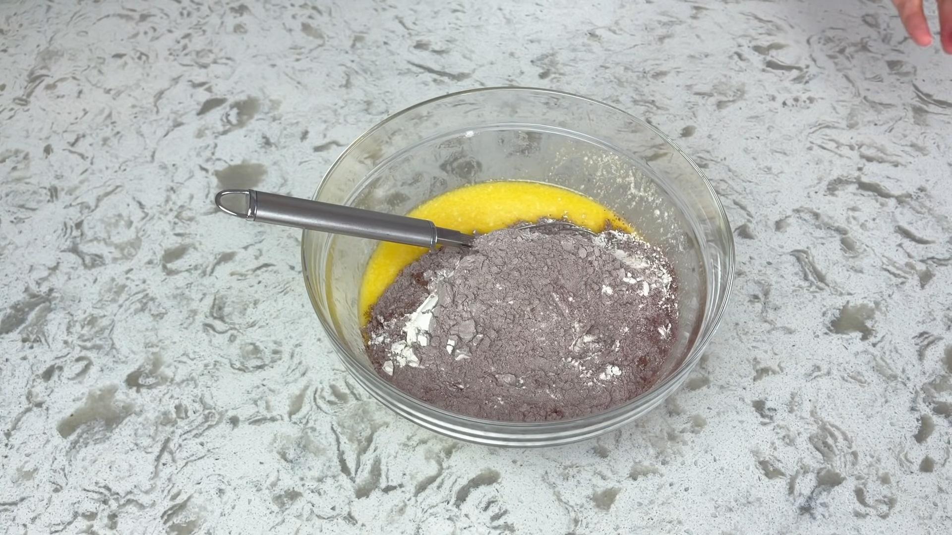 Recette - Muffins au kéfir et au chocolat dans des moules en silicone - Étape 4