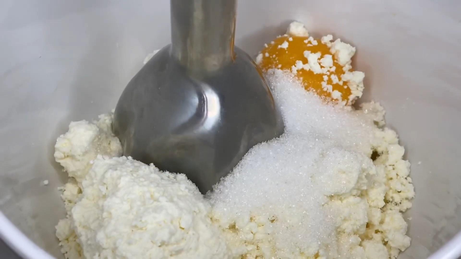 Recepta - Magdalenes de pastís de formatge amb xocolata - Pas 5