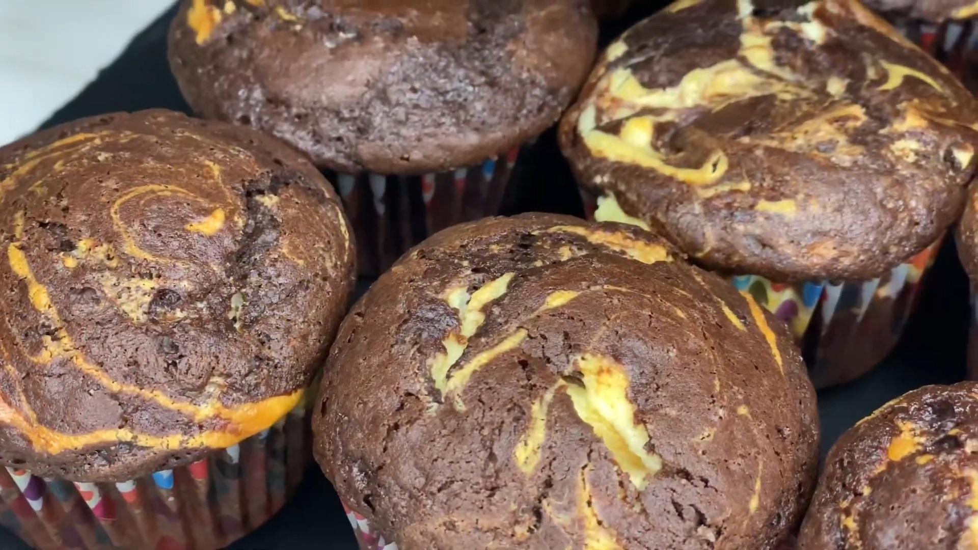 Recepta - Magdalenes de pastís de formatge amb xocolata - Pas 8