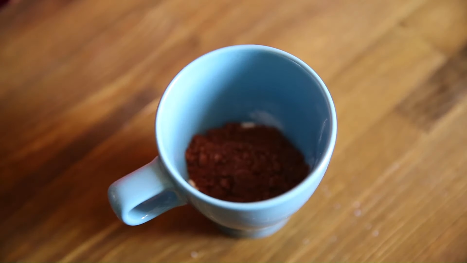 Recepta - Magdalena de xocolata en una tassa - Pas 2