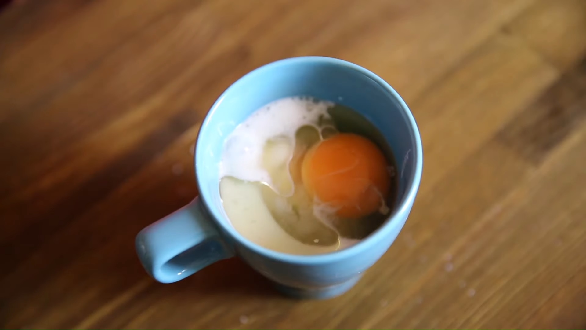 Recepta - Magdalena de xocolata en una tassa - Pas 4