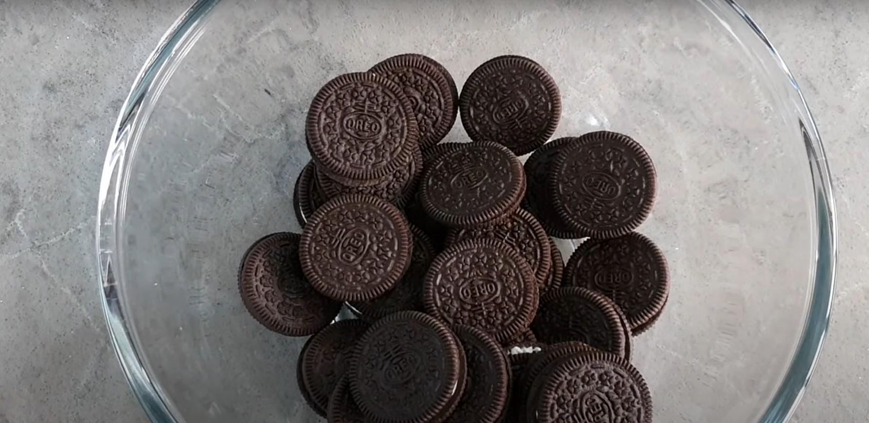 Recepta - Pastís de tassa Oreo al microones - Pas 1