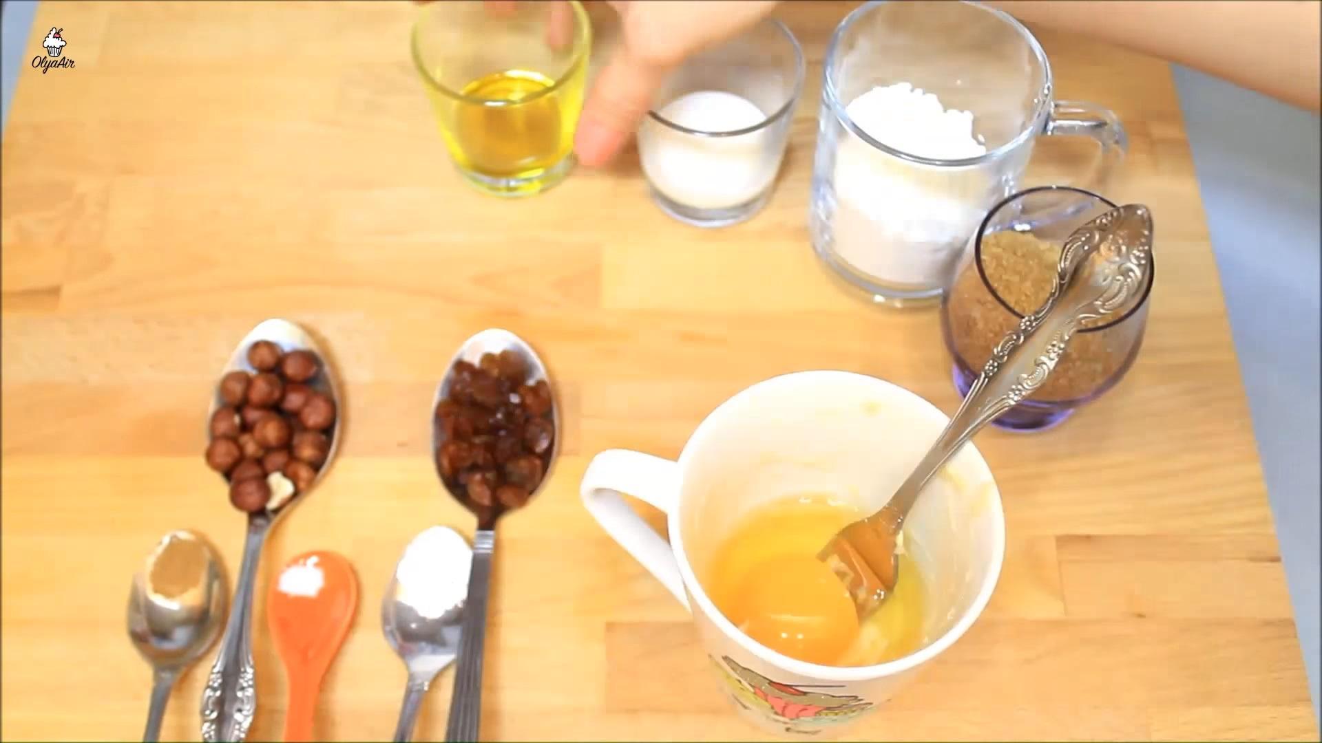 Recepta - Magdalena de plàtan en una tassa - Pas 2