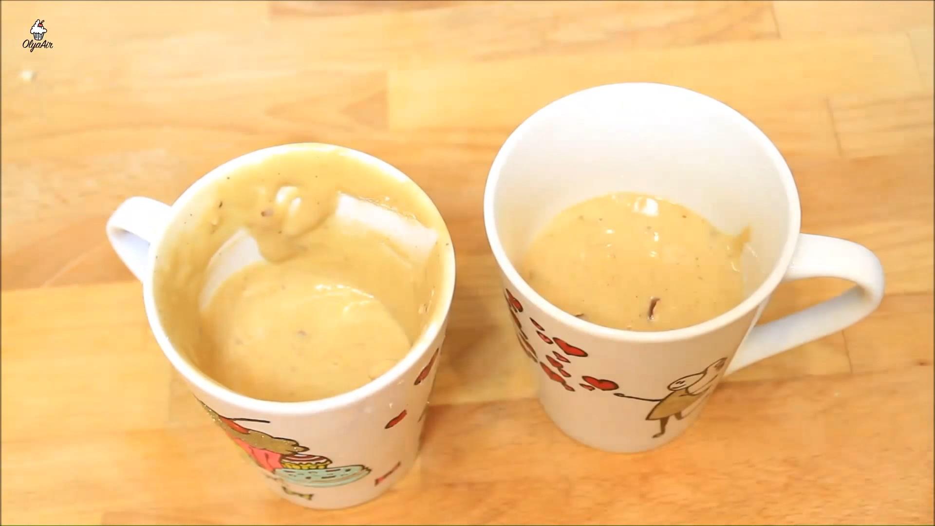 Recepta - Magdalena de plàtan en una tassa - Pas 6