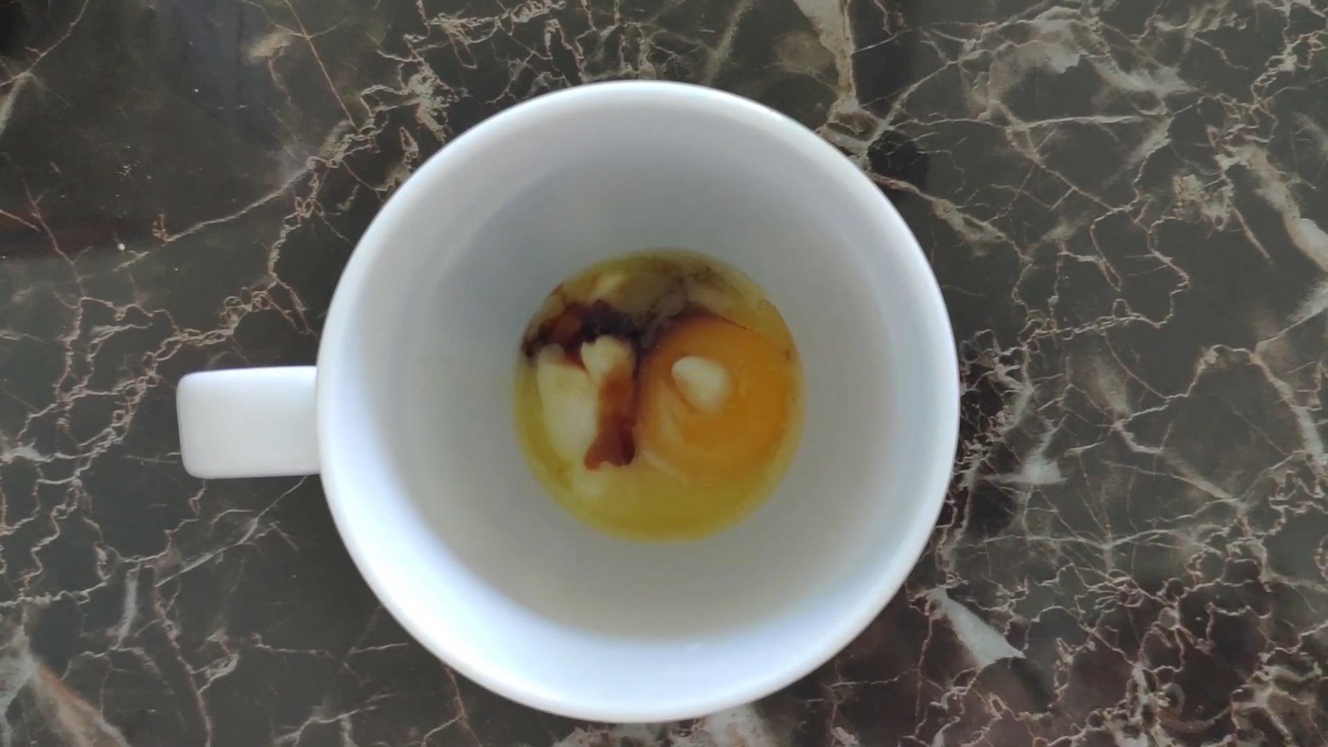 Recepta - Magdalenes amb xips de xocolata per al microones - Pas 1