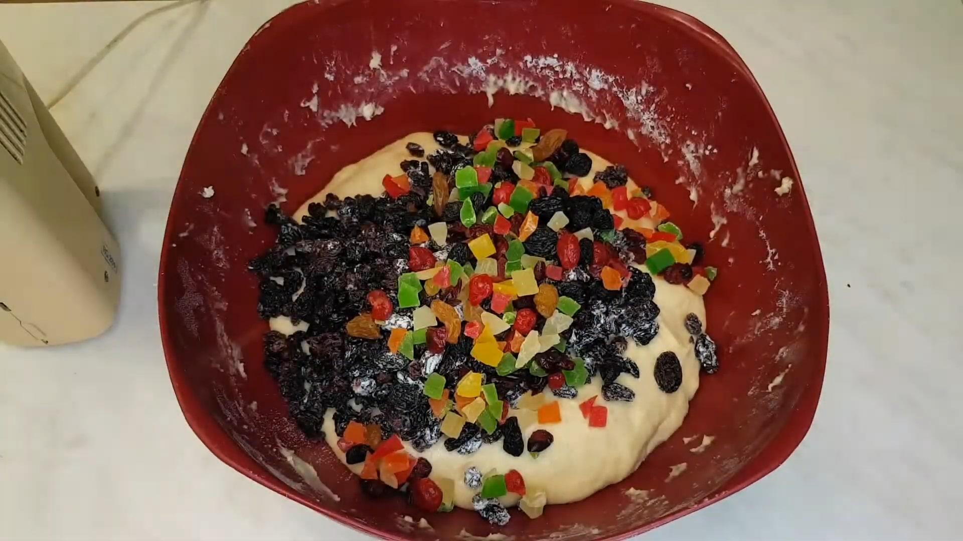 Recepta - Pastís de Pasqua amb fruita confitada i panses - Pas 10