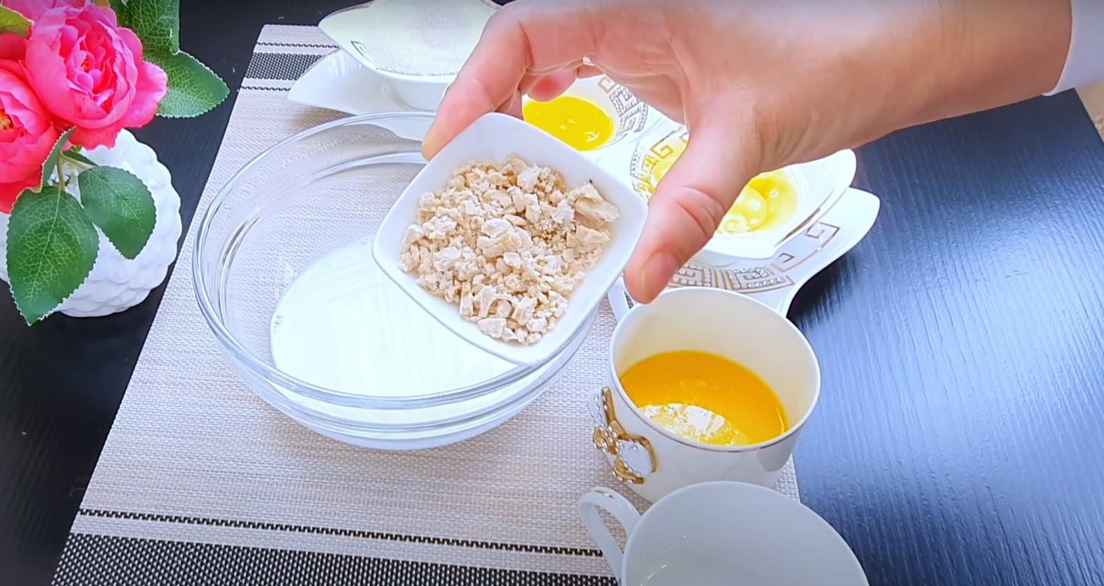 وصفة - أفضل عجينة كعكة عيد الفصح: كروفين الزبيب - الخطوة 3