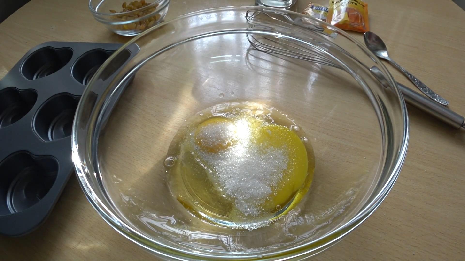 Resipi - Kefir Muffins na may Pasas o Berries - Hakbang 1