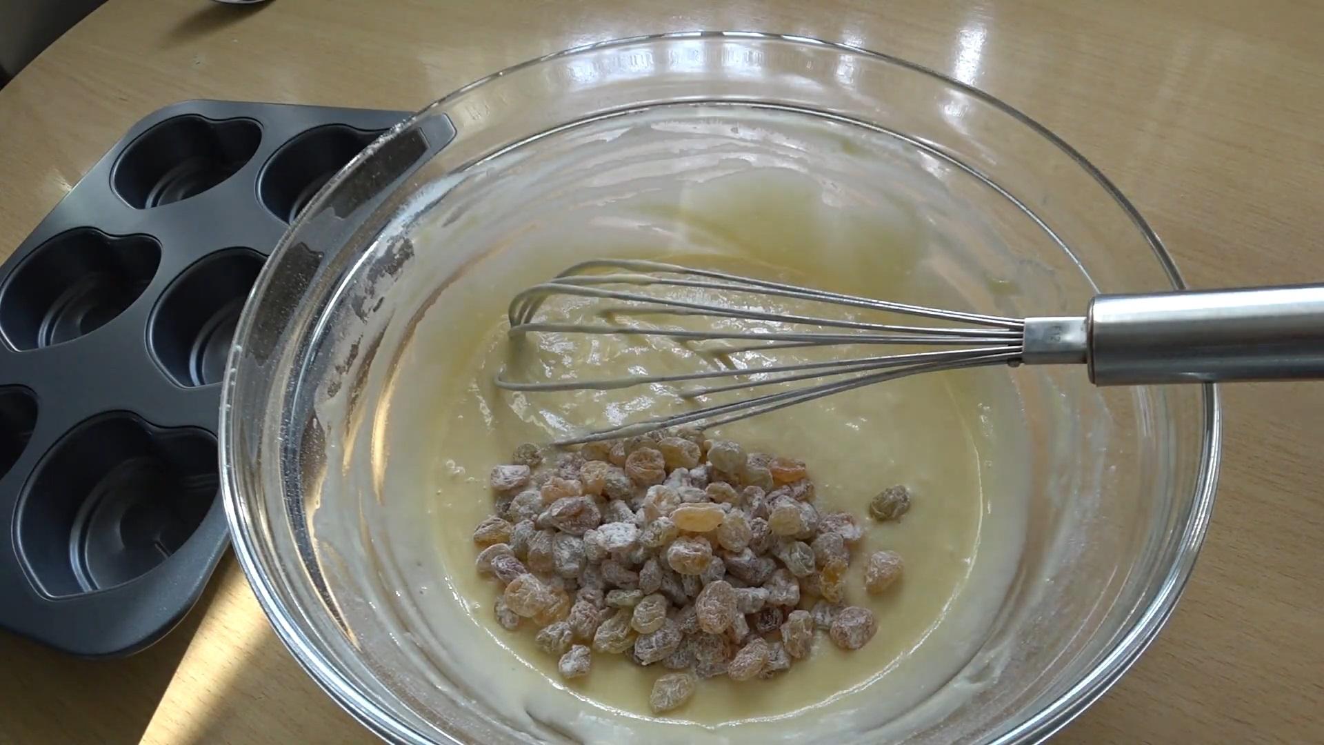 Resipi - Kefir Muffins na may Pasas o Berries - Hakbang 4