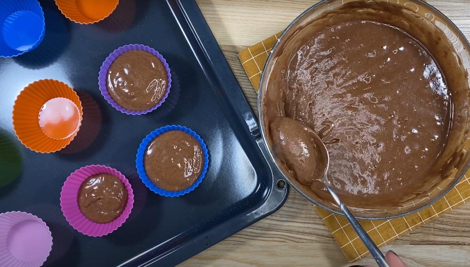 وصفة - كعكات الشوكولاتة النباتية بدون بيض وزبدة - الخطوة 6