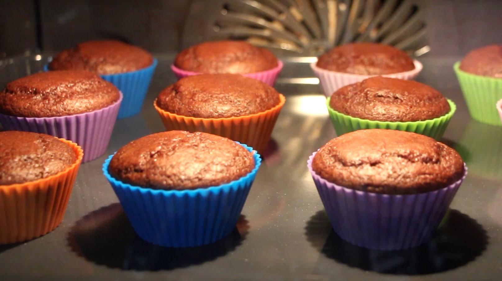 وصفة - كعكات الشوكولاتة النباتية بدون بيض وزبدة - الخطوة 7