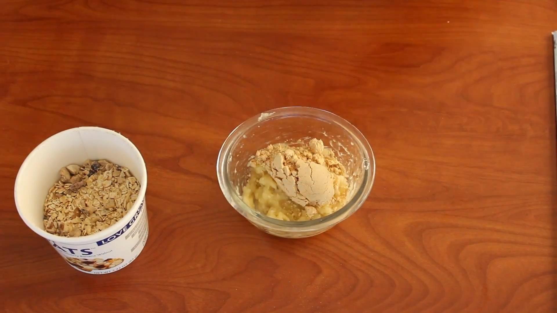 Recept - Zdravé muffiny s lesním ovocem z mikrovlnné trouby - Krok 2