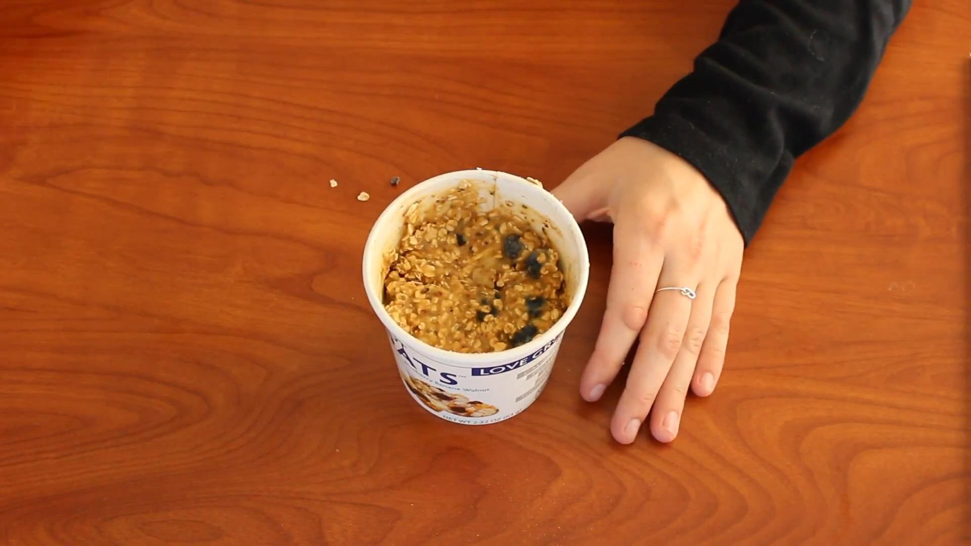 Recept - Zdravé muffiny s lesním ovocem z mikrovlnné trouby - Krok 5