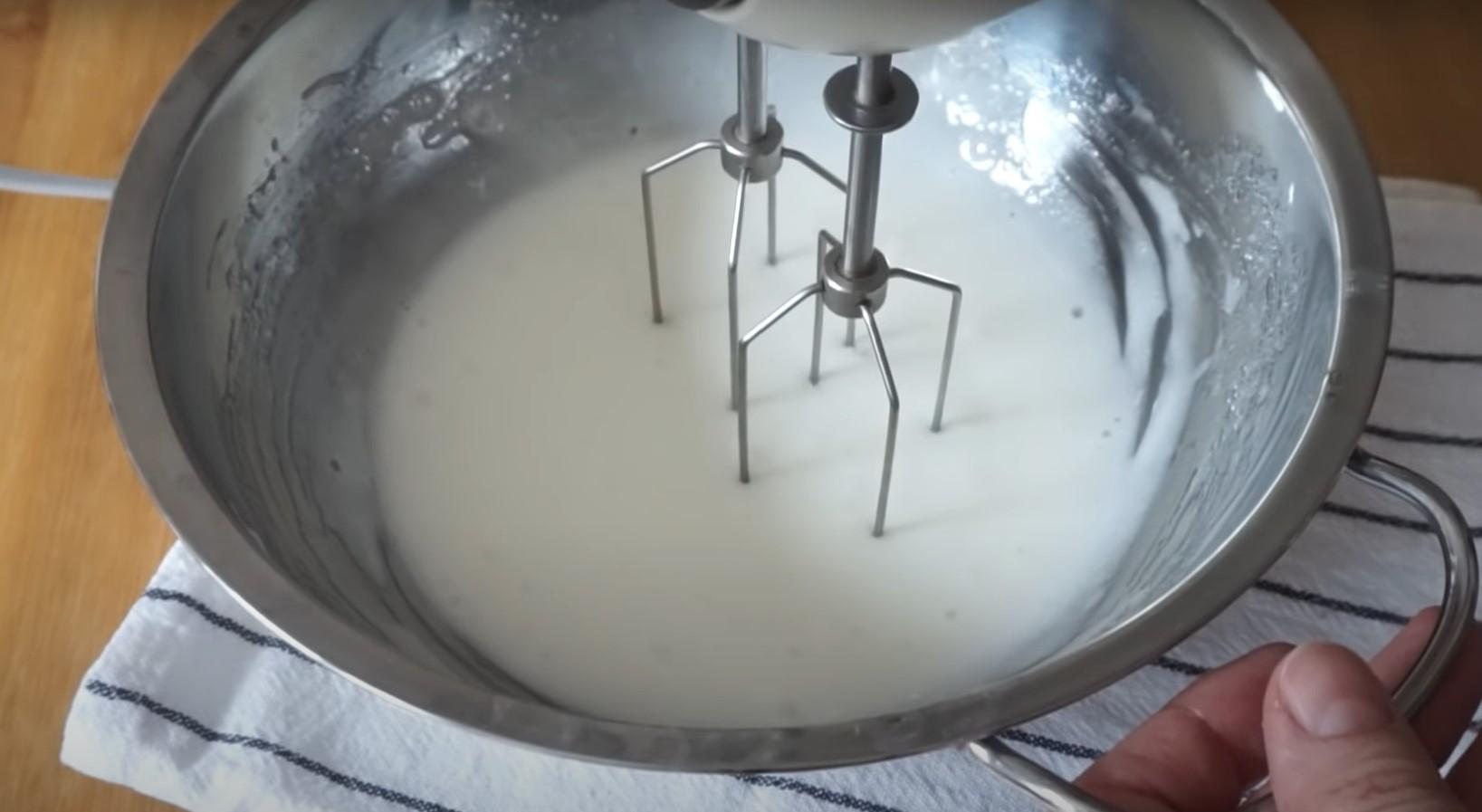 Recepta - Manera fàcil de decorar el pastís de Pasqua amb merenga suïssa - Pas 6