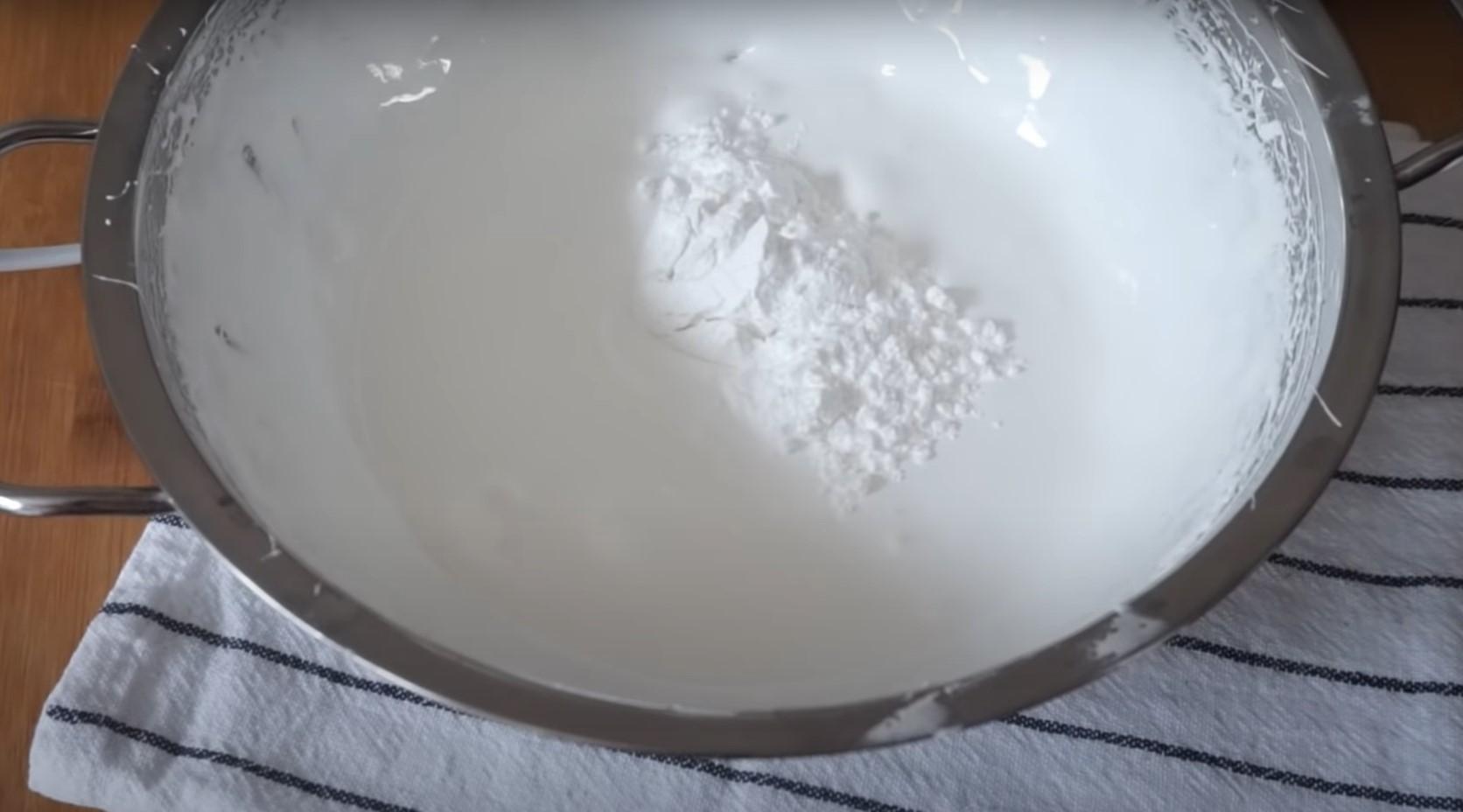 Recepta - Manera fàcil de decorar el pastís de Pasqua amb merenga suïssa - Pas 7