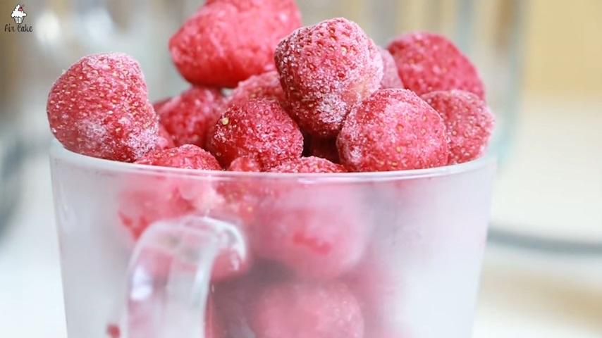 สูตรเชอร์เบทสตรอว์เบอร์รีใบโหระพา - ขั้นตอนที่ 1