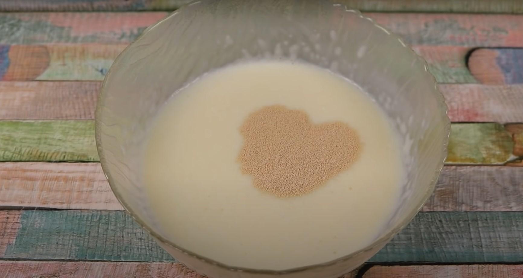 Recepta de pastís de Pasqua amb formatge cottage, sèmola i panses - Pas 2