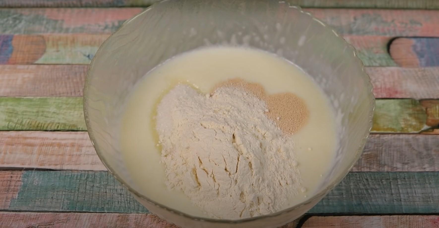 Recepta de pastís de Pasqua amb formatge cottage, sèmola i panses - Pas 4