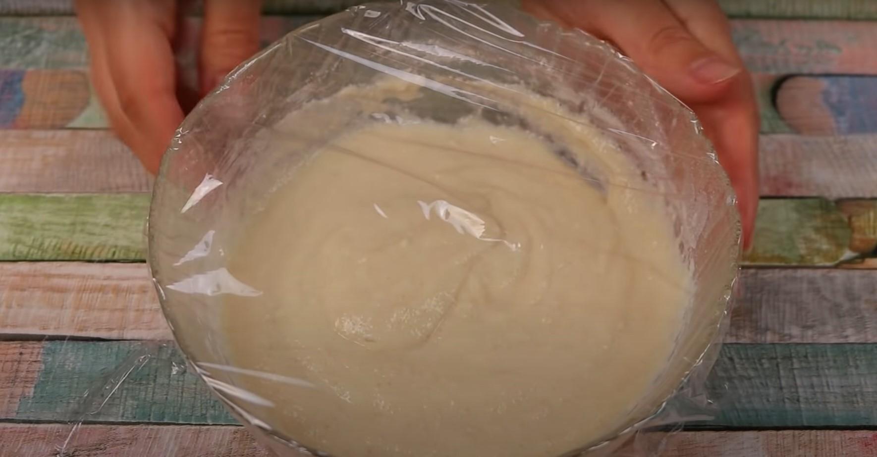 Recepta de pastís de Pasqua amb formatge cottage, sèmola i panses - Pas 5