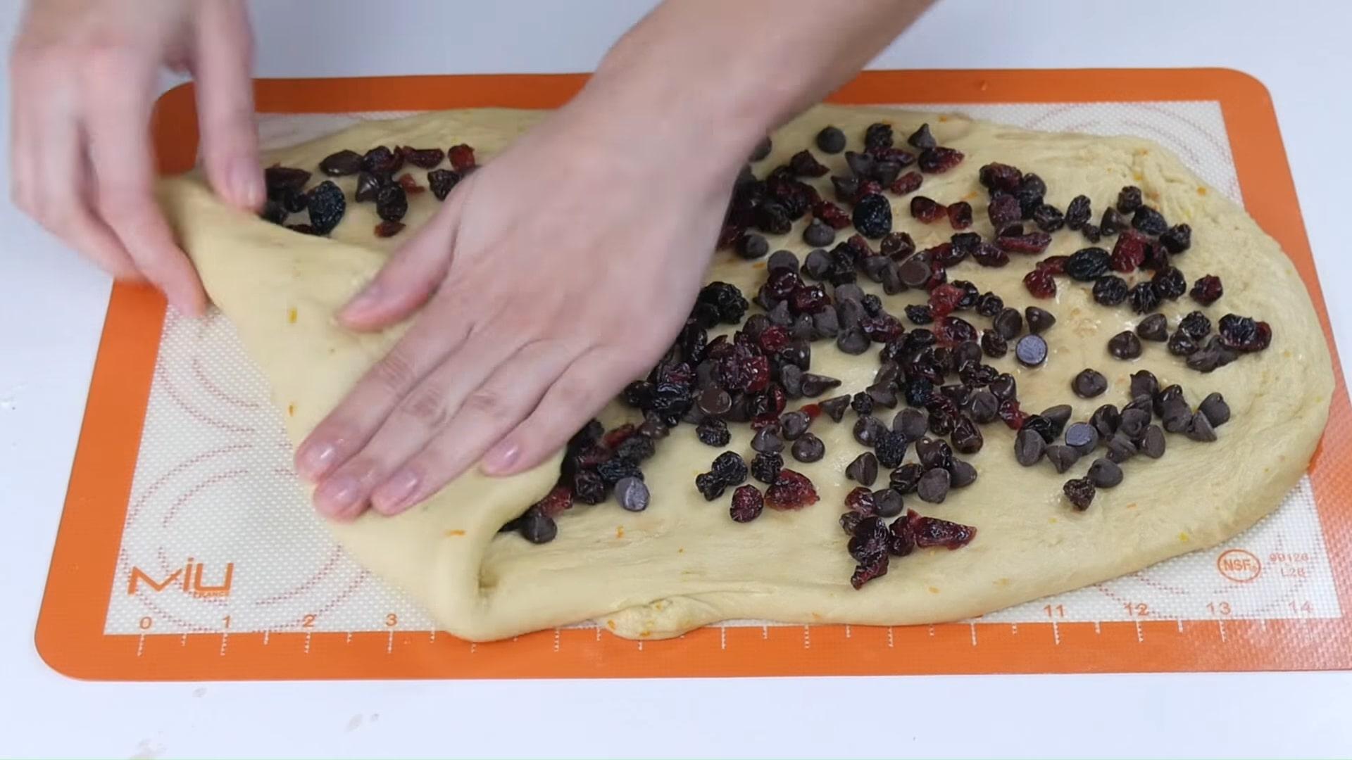 Recepta - Panettone de Nadal amb xocolata i panses - Pas 7