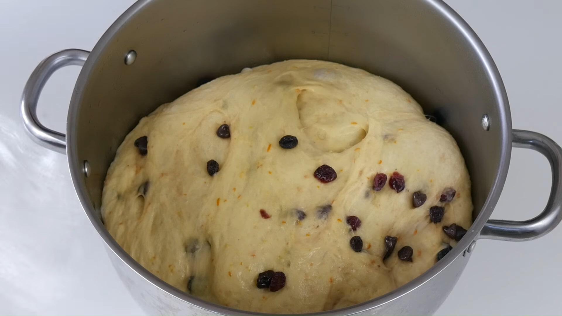 Recepta - Panettone de Nadal amb xocolata i panses - Pas 9