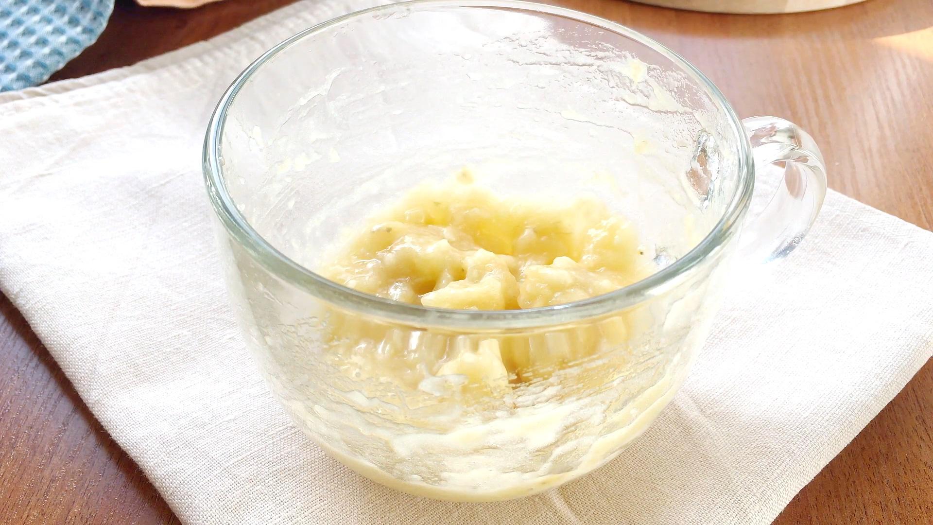 Recette - Gâteau banane-chocolat en mug au micro-ondes - Étape 1