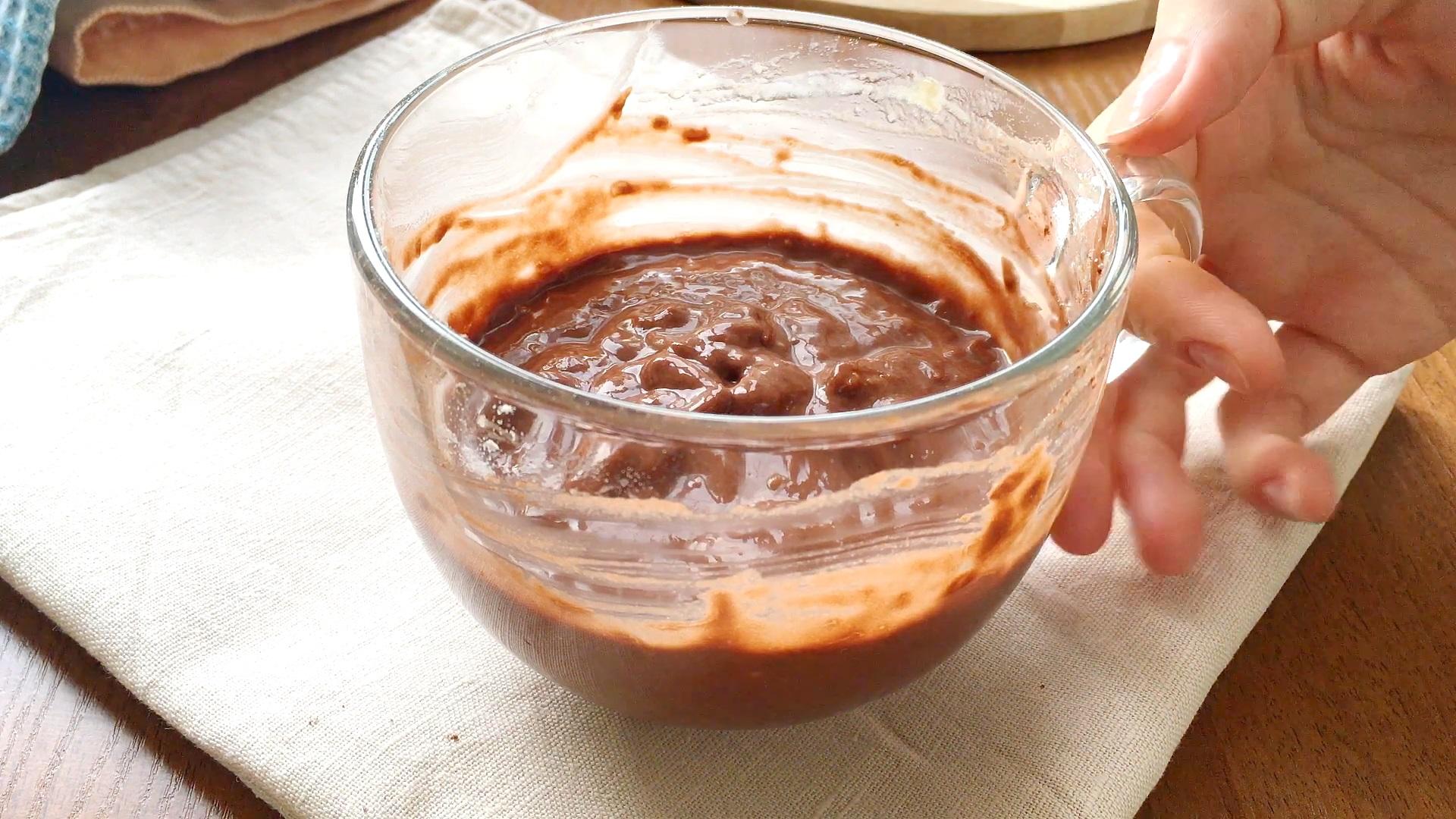 Recette - Gâteau banane-chocolat en mug au micro-ondes - Étape 3