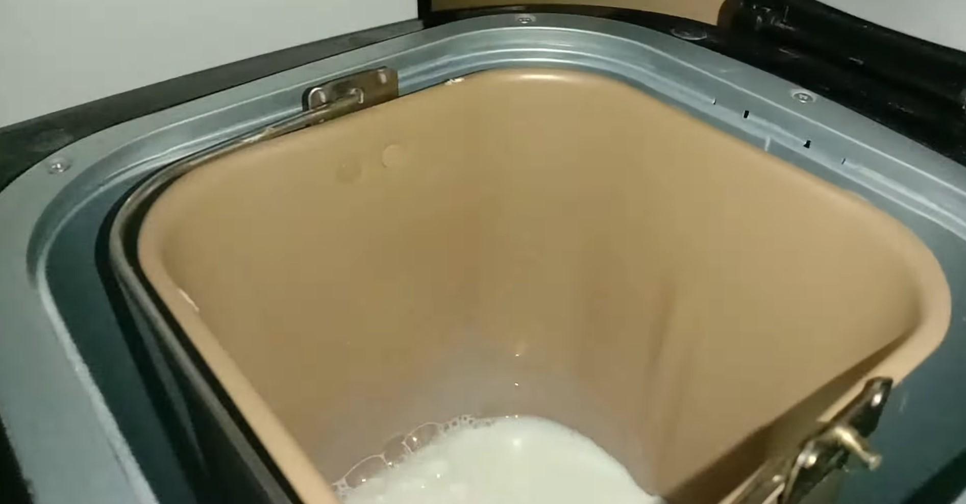 Recette - Délicieux gâteau de Pâques préparé avec une machine à pain Redmond - Étape 1