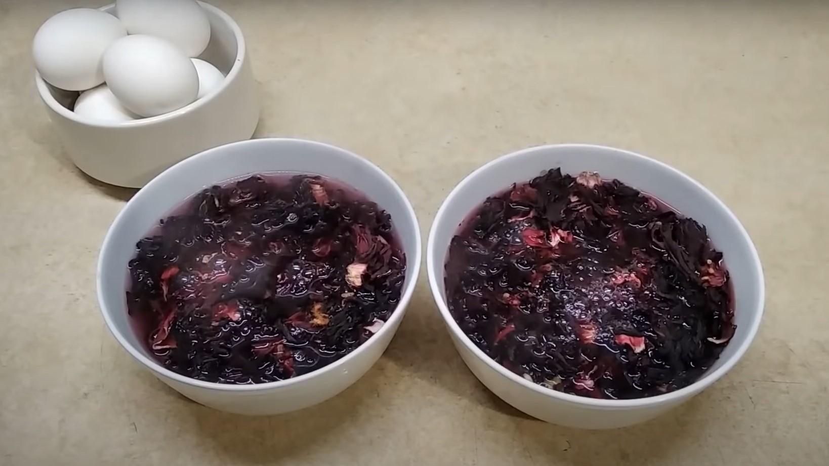 Ricetta - Uova tinte all'ibisco dorato - Fase 2