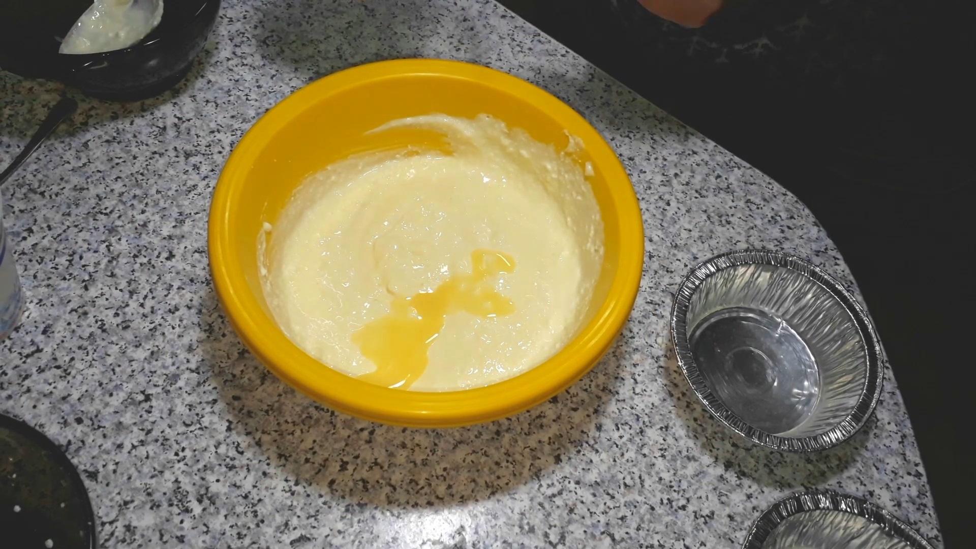 Recepta - Magdalenes de formatge cottage i crema agra - Pas 3