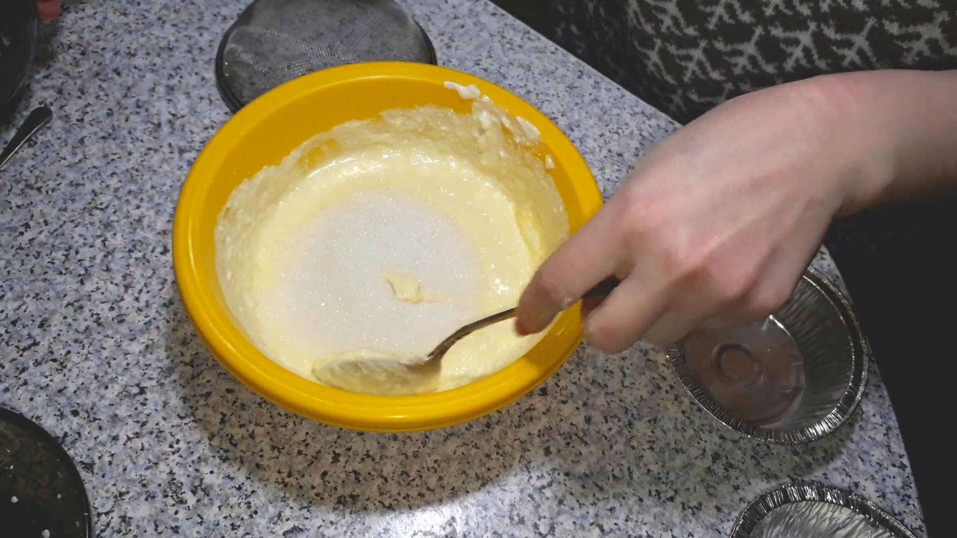 Recepta - Magdalenes de formatge cottage i crema agra - Pas 4