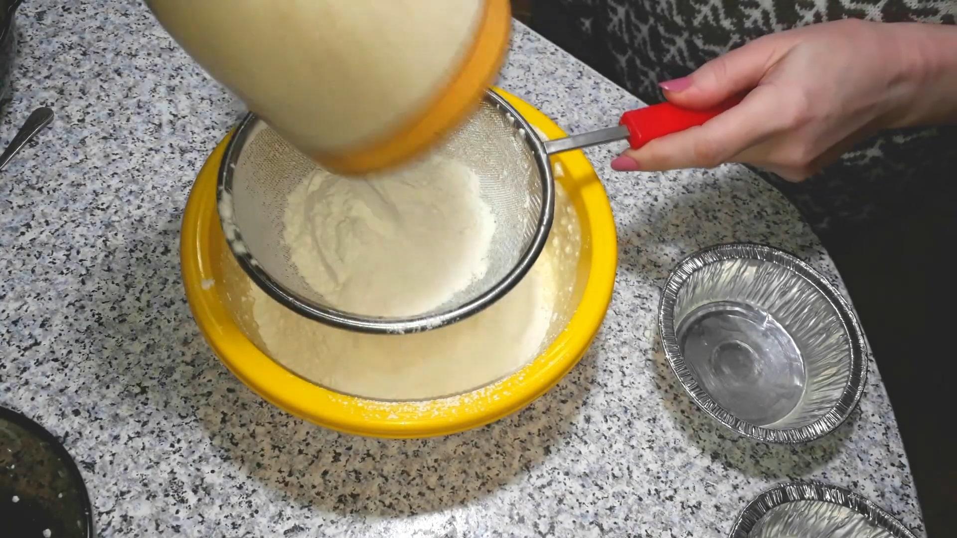 Recepta - Magdalenes de formatge cottage i crema agra - Pas 5