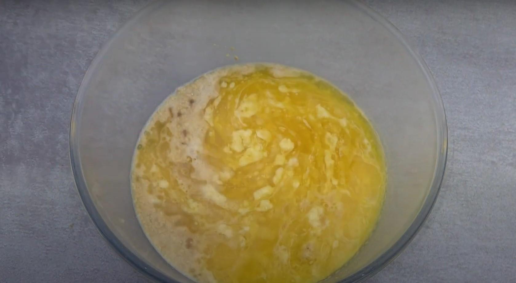 وصفة - وصفة بسيطة لكعكات عيد الفصح الهشة: عجينة مصل اللبن - الخطوة 4
