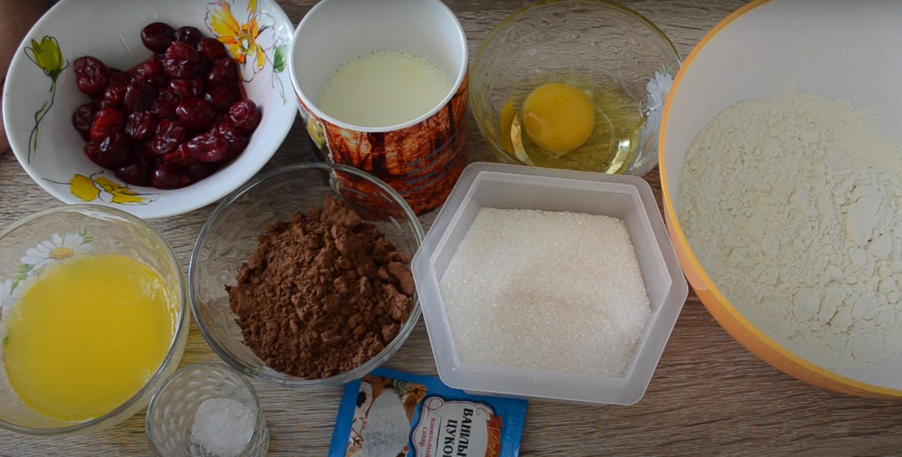 وصفة - كعكات الشوكولاتة والكرز - الخطوة 1