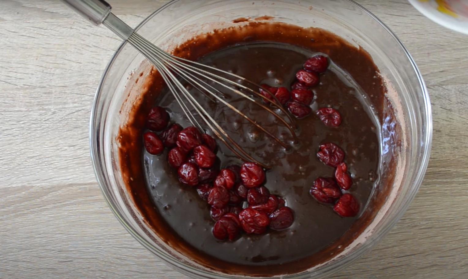 وصفة - كعكات الشوكولاتة والكرز - الخطوة 8