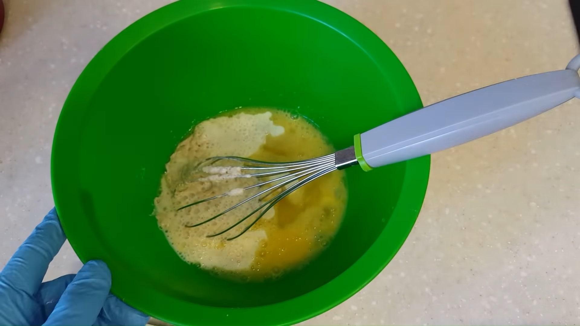 Recepta - Deliciós i fàcil pastís de Pasqua amb llevat i panses - Pas 3