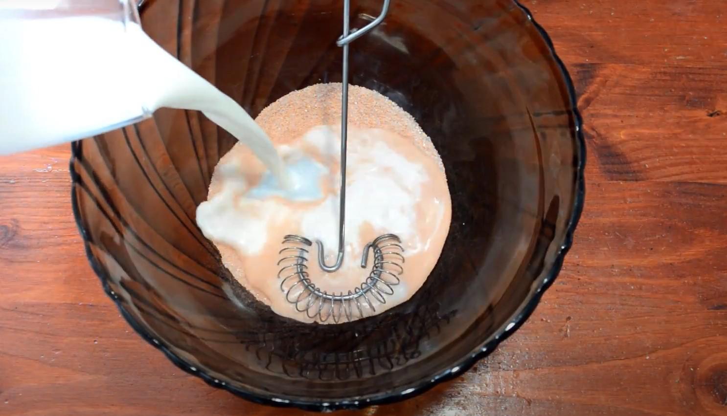 وصفة - طريقة عمل عجينة كعكة عيد الفصح الإسفنجية - الخطوة 2