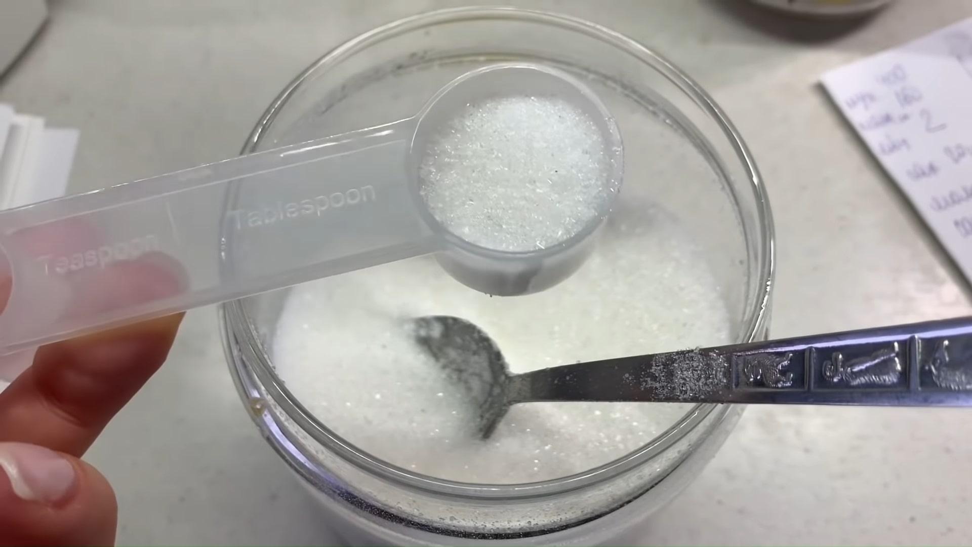 Recepta - Pastís de Pasqua farcit de llevat amb panses en una màquina de fer pa - Pas 4