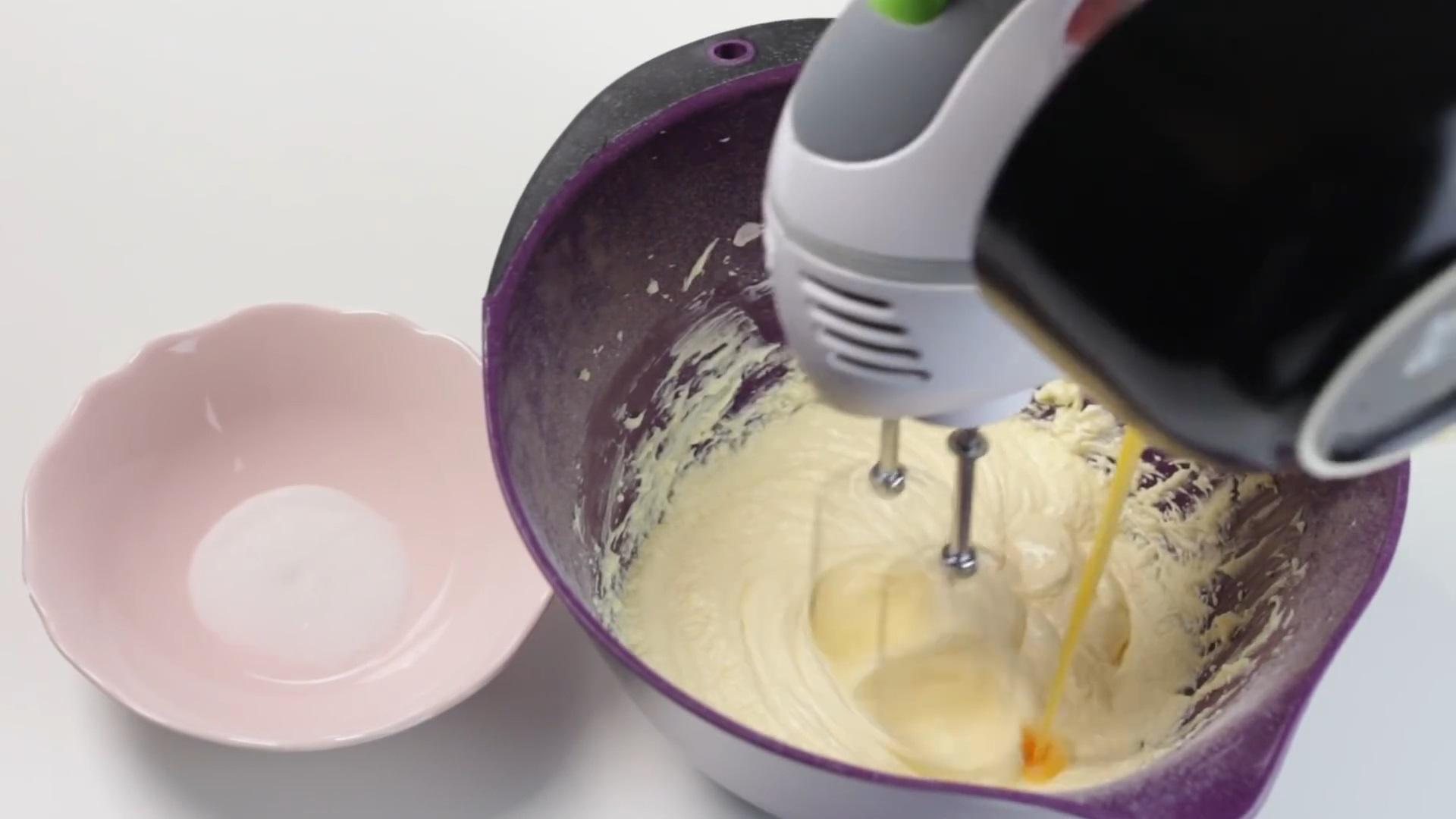 Recepta - Magdalenes amb xips de xocolata blanca - Pas 4