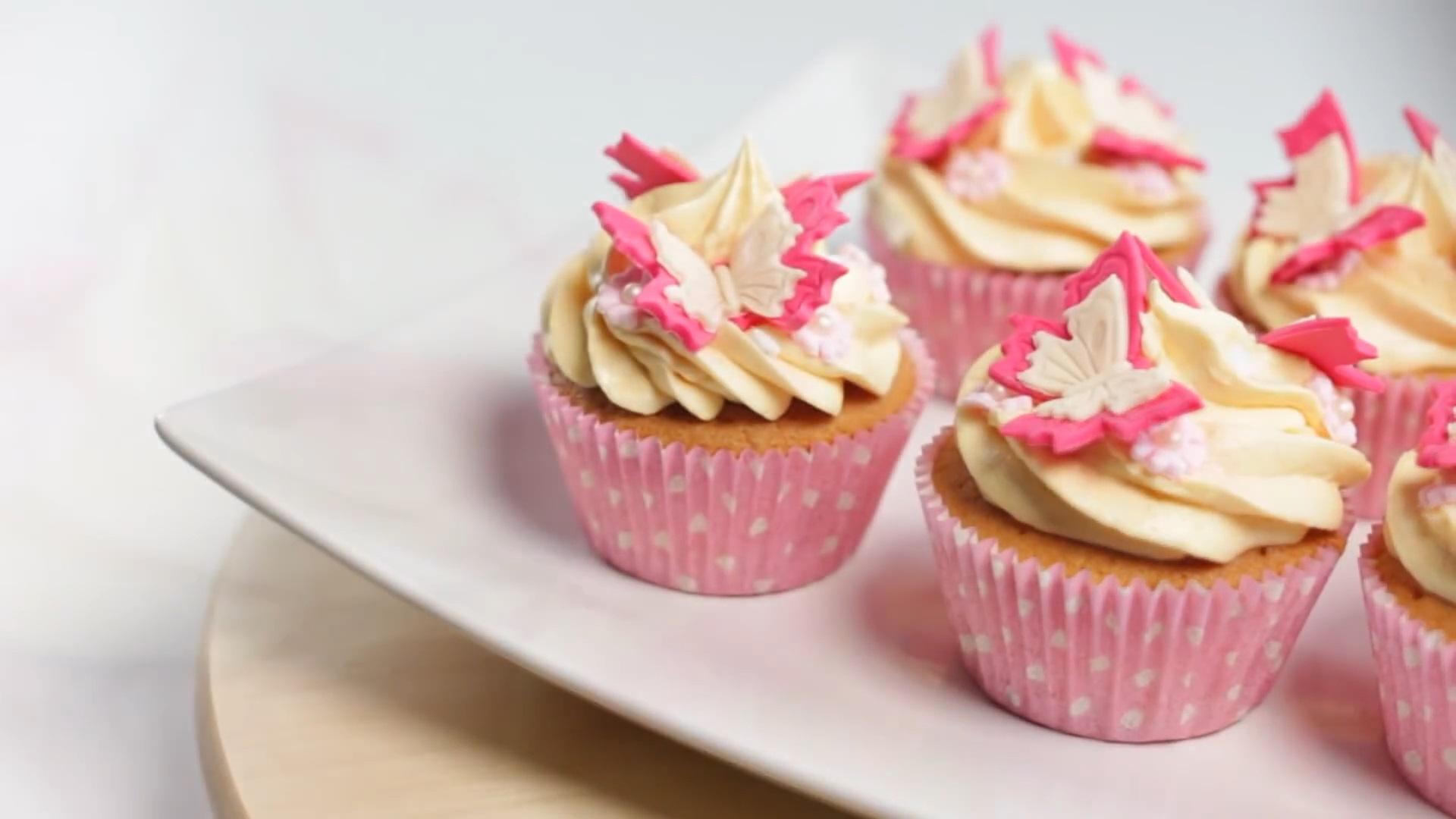 Recepta - Magdalenes amb xips de xocolata blanca - Pas 8