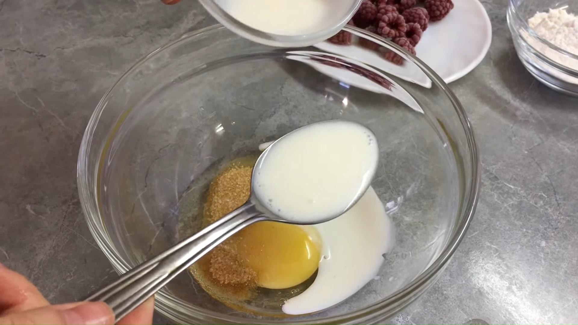 Recepta - Cupcake saludable en una tassa amb farina d'arròs i kéfir - Pas 2