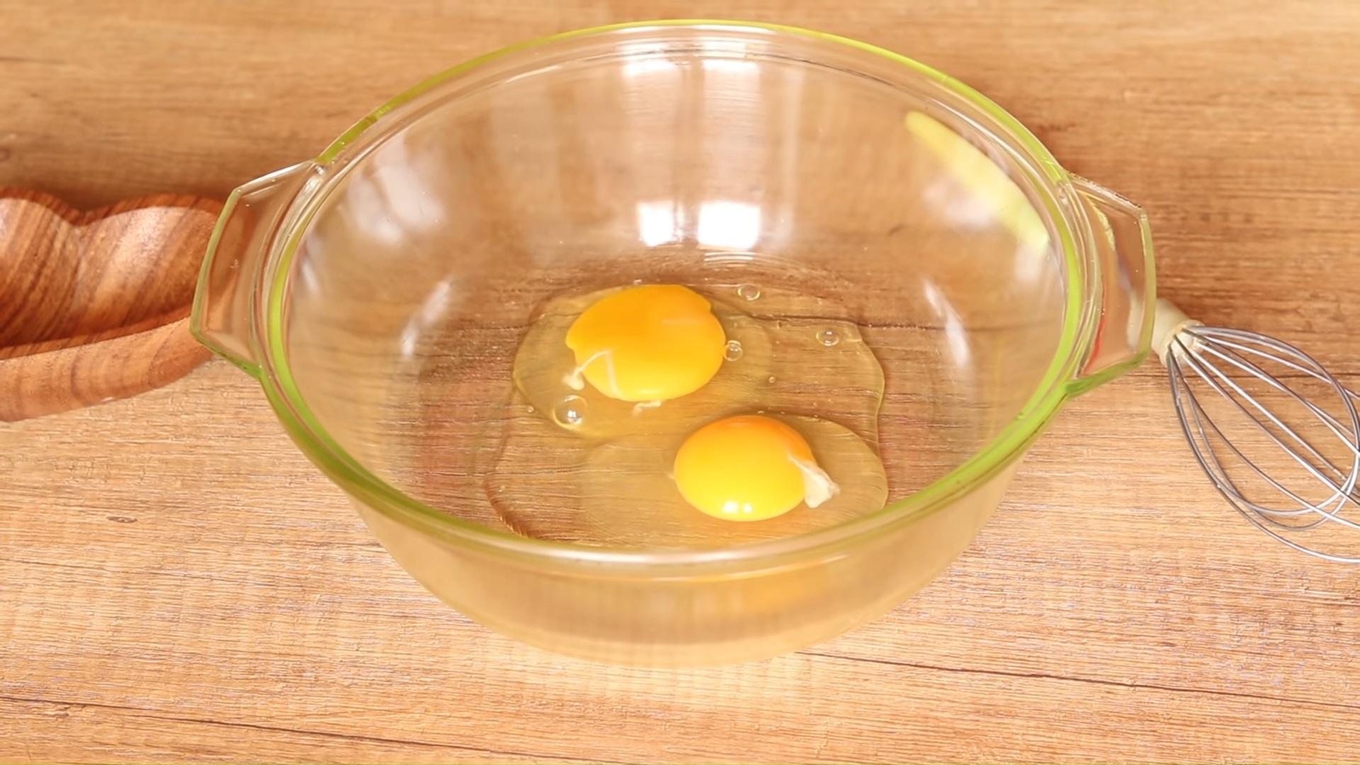 Recepta - Magdalenes de formatge cottage i panses - Pas 1